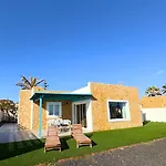 Beachfront Villa - La Casa Del Mar