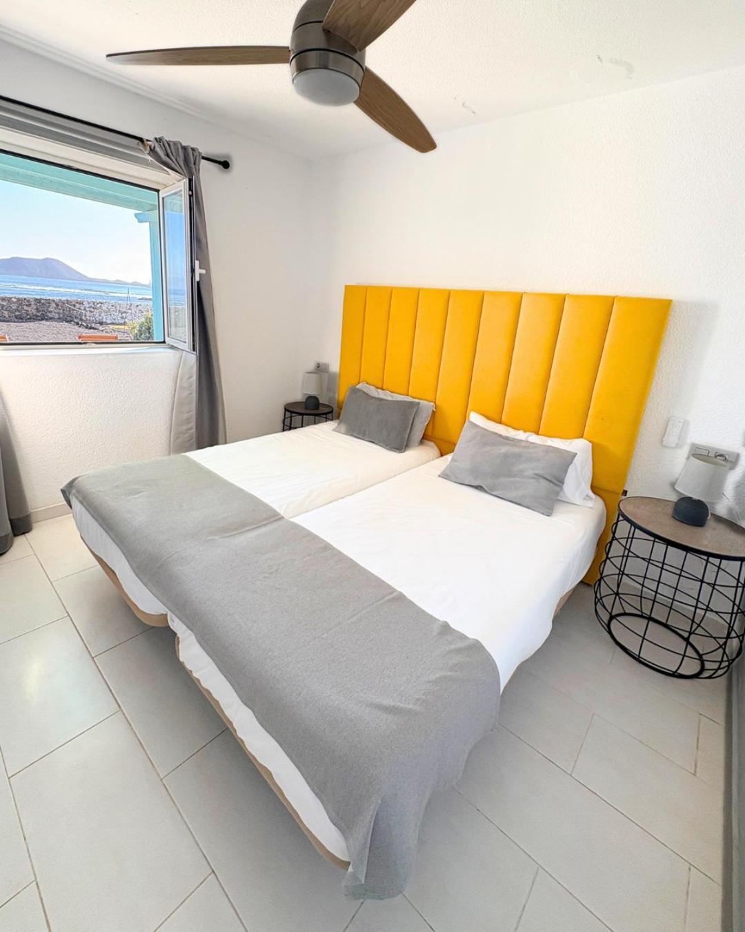 Beachfront - La Casa Del Mar Villa